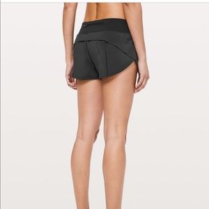LULULEMON BLACK SHORTS SIZE 6